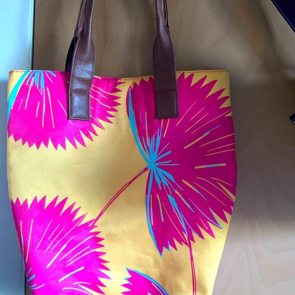 Floral Beach Bag From Sally Beauty
